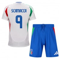 Taliansko Gianluca Scamacca #9 Vonkajší Detský futbalový dres ME 2024 Krátky Rukáv (+ trenírky)